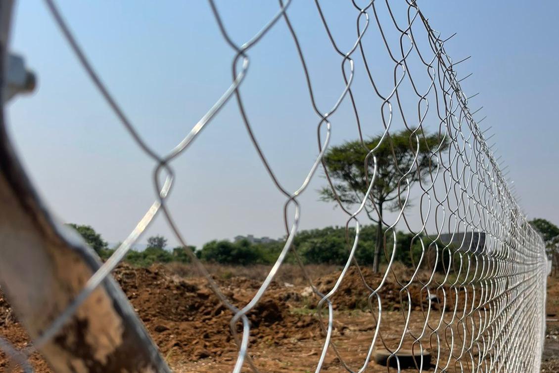 temporary construction hoarding diamond mesh fence 1.8m